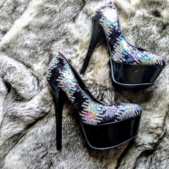 Beautiful platform heels! - Picture 4 of 6